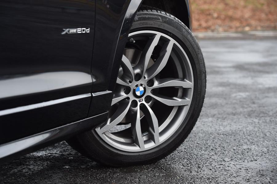 Колеса BMW X4 xDrive20d M Sport (F26) 2014 года  (UK) (фото 6 из 16)